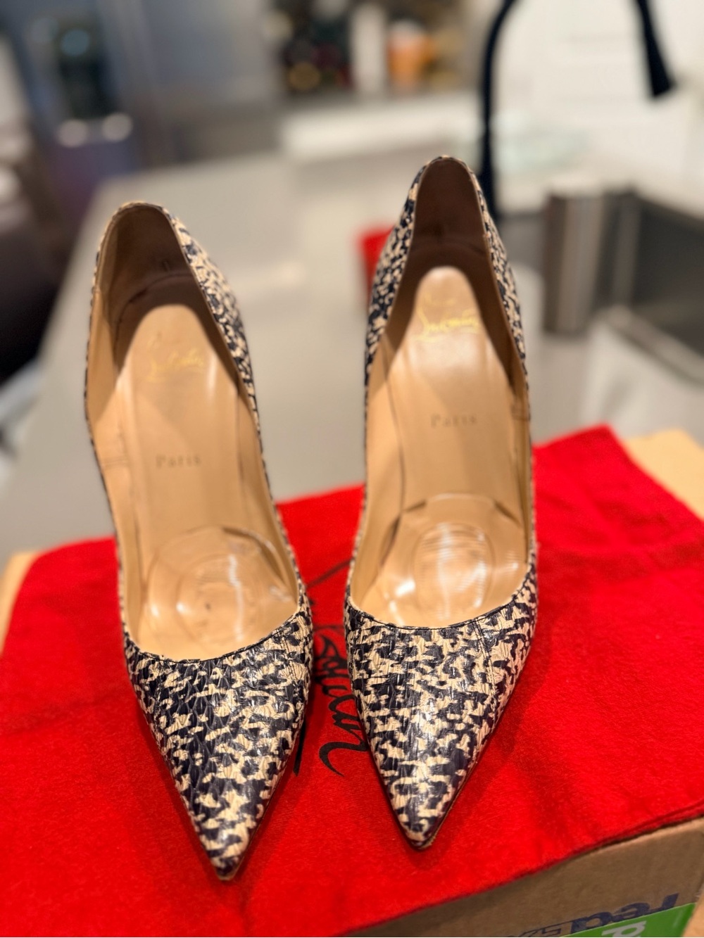 Authentic Christian Louboutin So Kate Rocio Python Pumps. - Picture 3 of 5